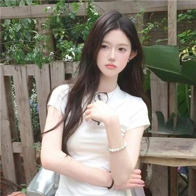 锁红颜